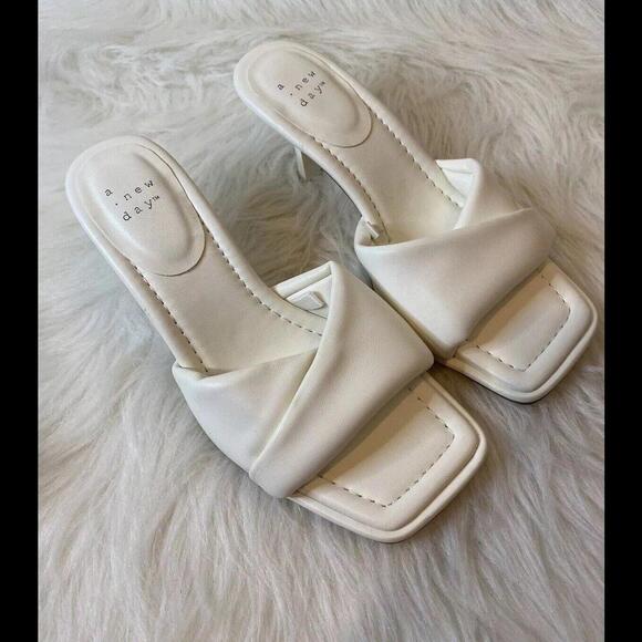 a new day Shoes - A New Day Target White Square Toe Sz 7 Women’s Pump Wrap Strap Beachy Summery